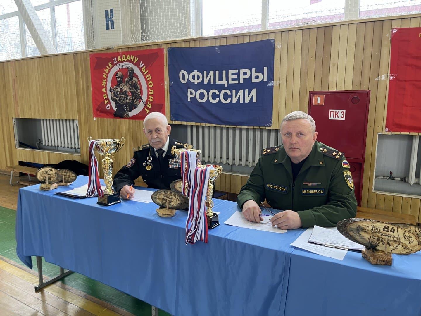 Так в старину наши предки говорили про рыбаков на льду